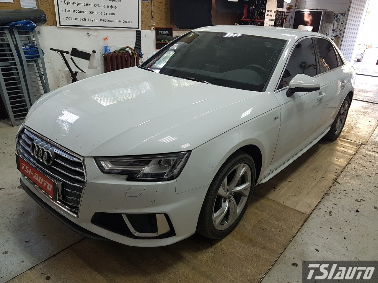 Правильная шумоизоляция Audi A4 B9 в Красноярске 