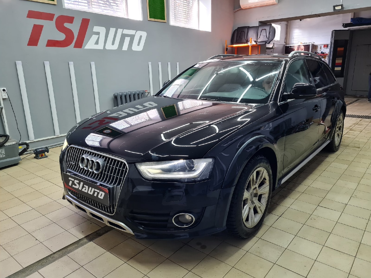 Шумоизоляция Audi A4 Allroad B8 в Красноярске