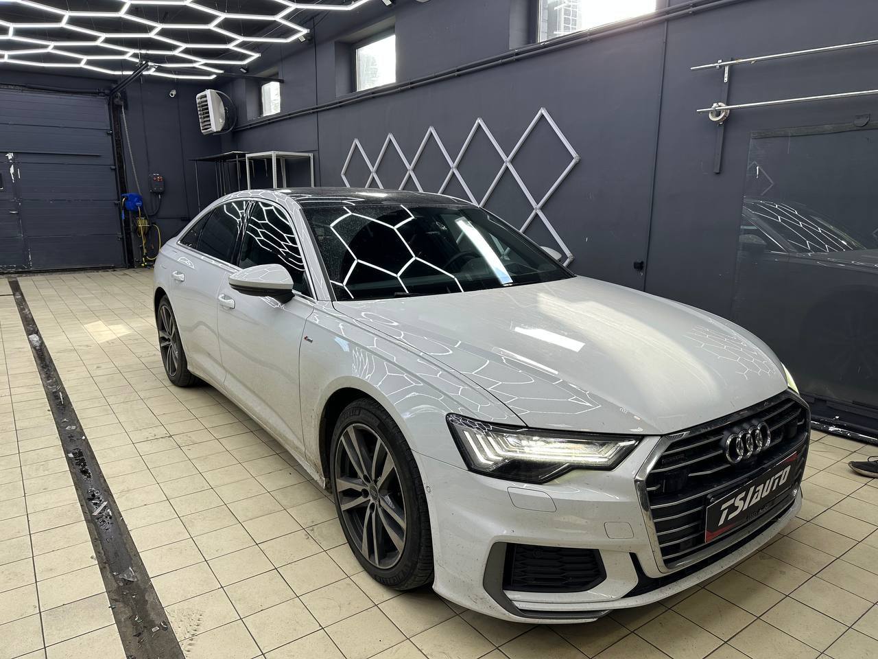 Шумоизоляция Ауди А6 С8 в Красноярске