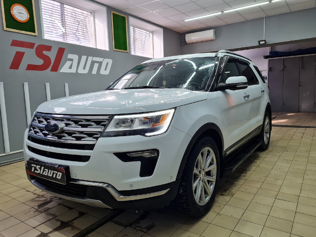 Полная шумоизоляция Ford Explorer в Красноярске