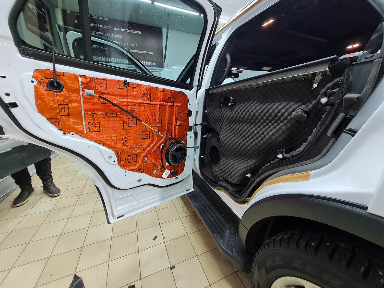 шумоизоляция Ford Explorer двери 3 слой вибро антискрип Обшивка двери антискрип