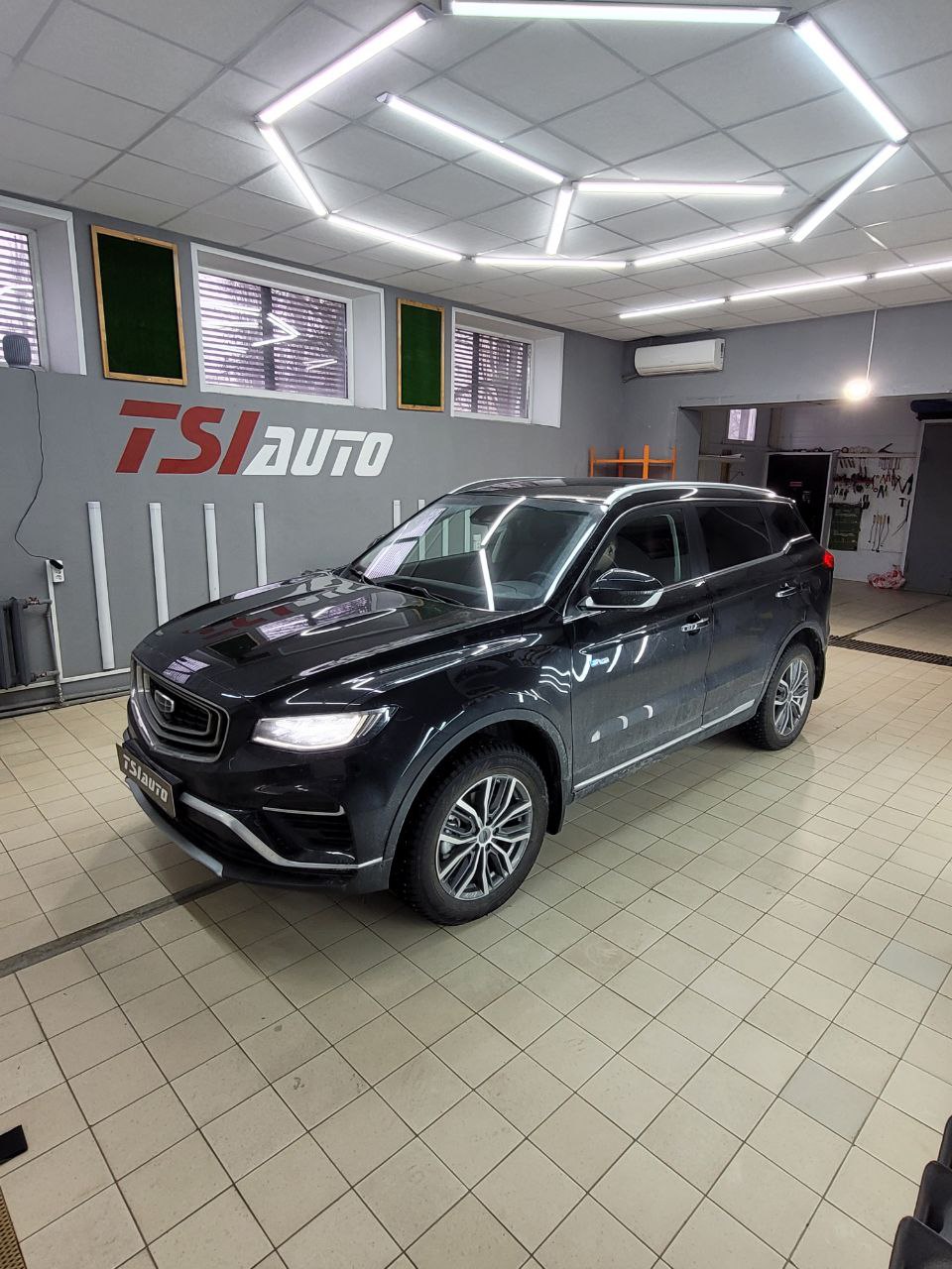 Шумоизоляция Geely Atlas Pro в Красноярске