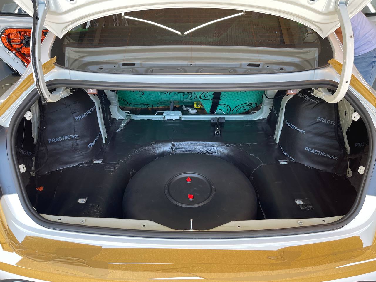 пол 2 слой шумопоглатитель 2 шумоизоляция Hyundai Sonata