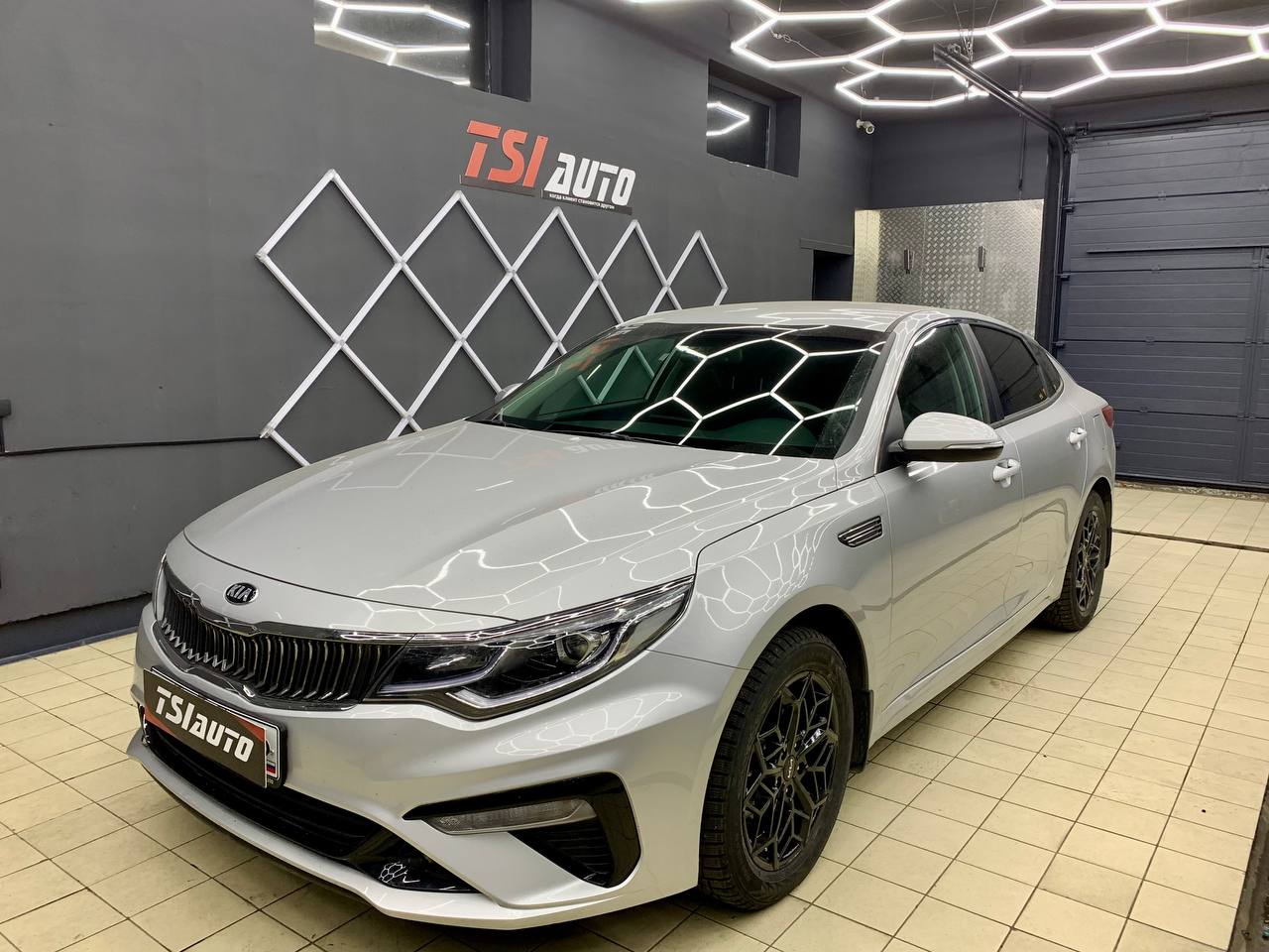 Kia Optima установка подсветки салона в Красноярске