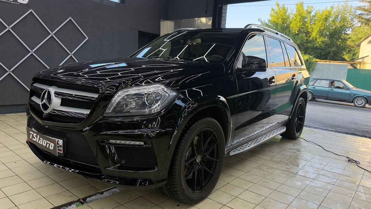 Mercedes GL 350 установка подсветки салона в Красноярске