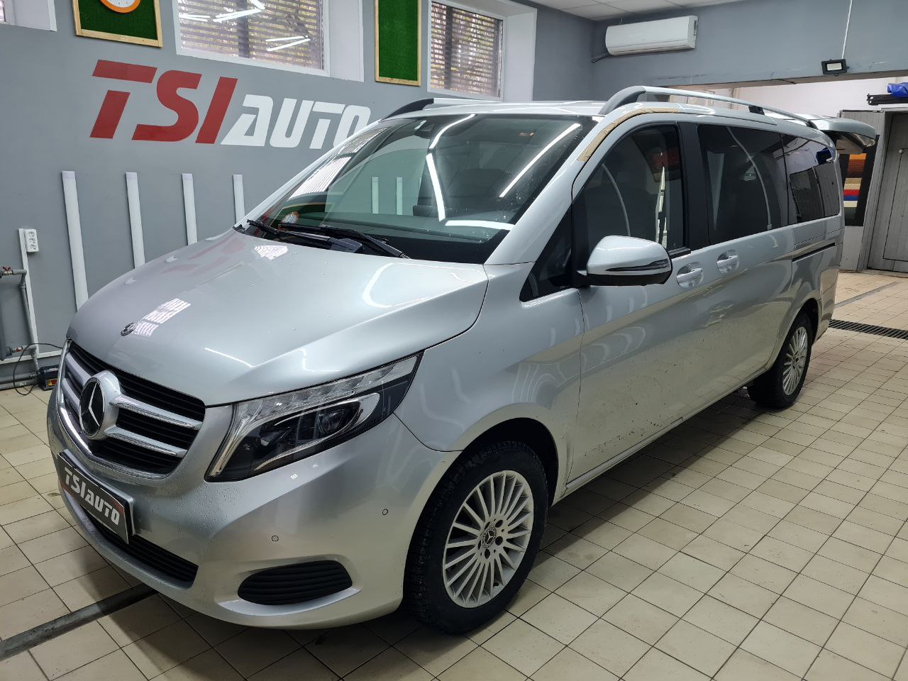 Правильная шумоизоляция Mercedes V-class (W447) в Красноярске 