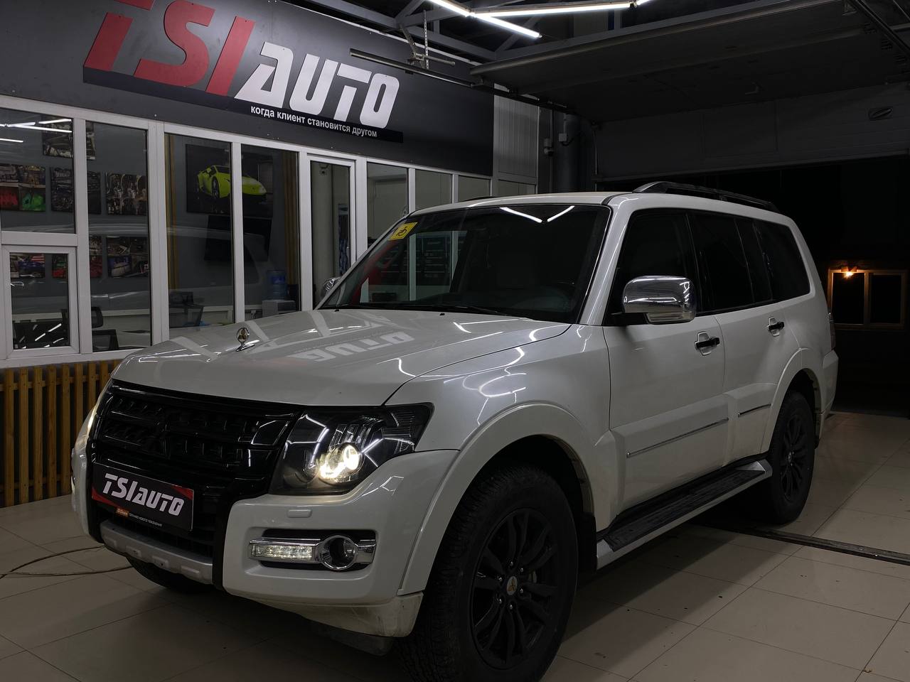 Шумоизоляция арок Mitsubishi Pajero в Красноярске