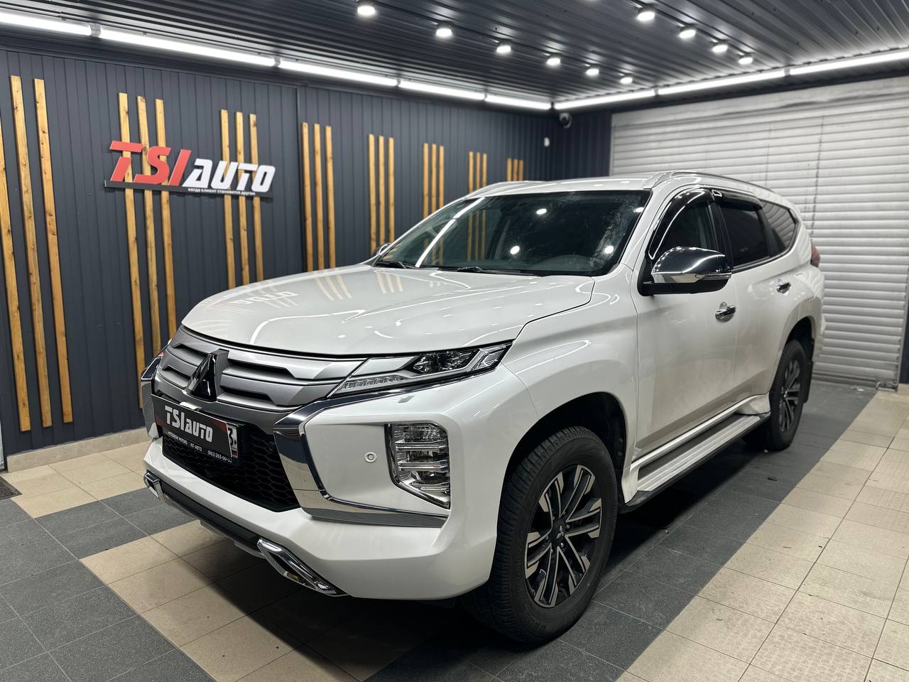 Шумоизоляция Mitsubishi Pajero Sport в Красноярске