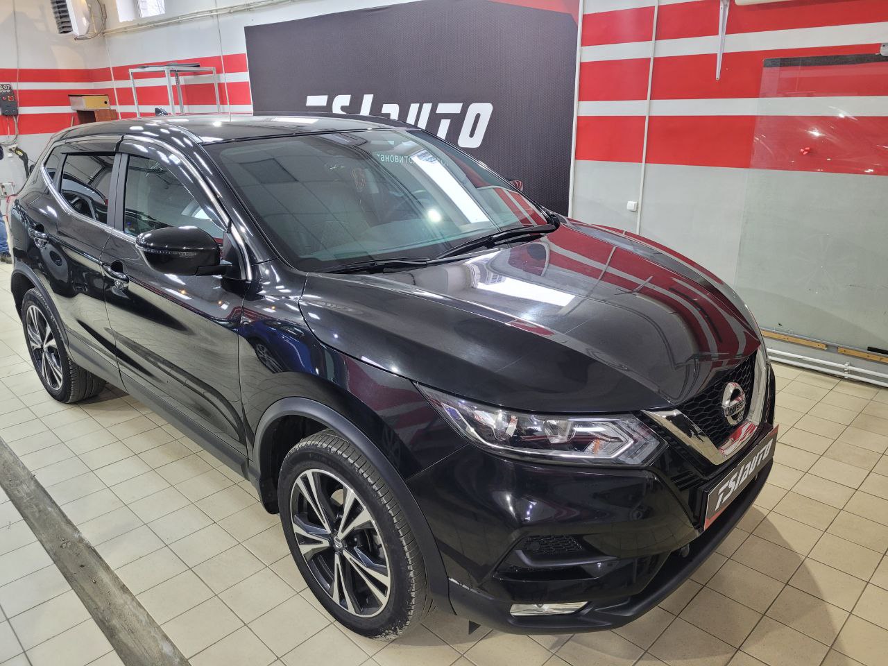 Бронирование капота Nissan Qashqai в Красноярске