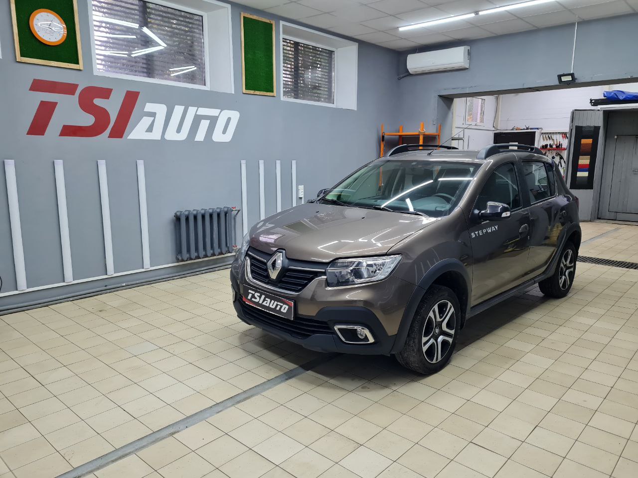 Установка дополнительного оборудования в Renault Sandero Stepway