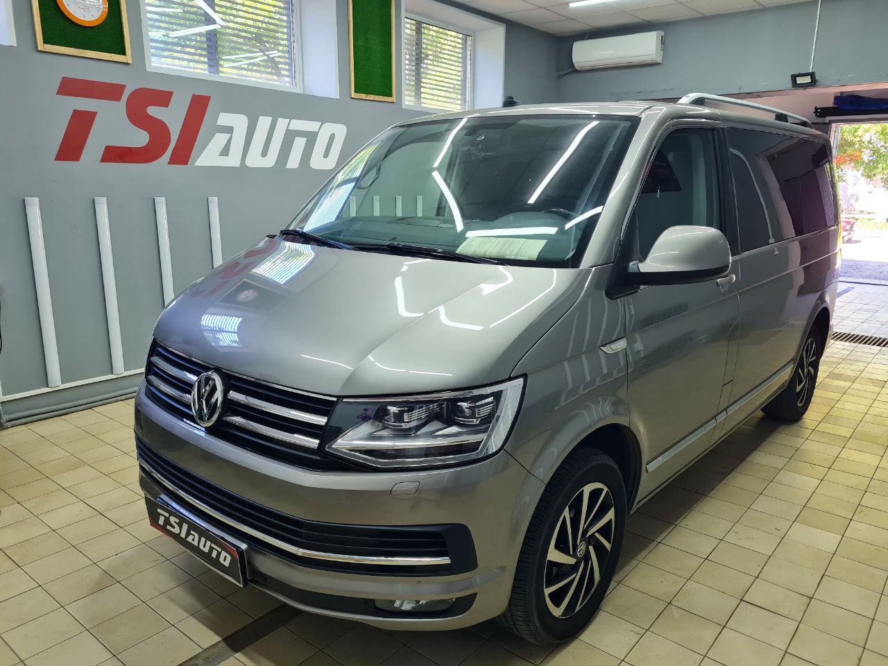 Шумоизоляция Volkswagen Caravelle в Красноярске