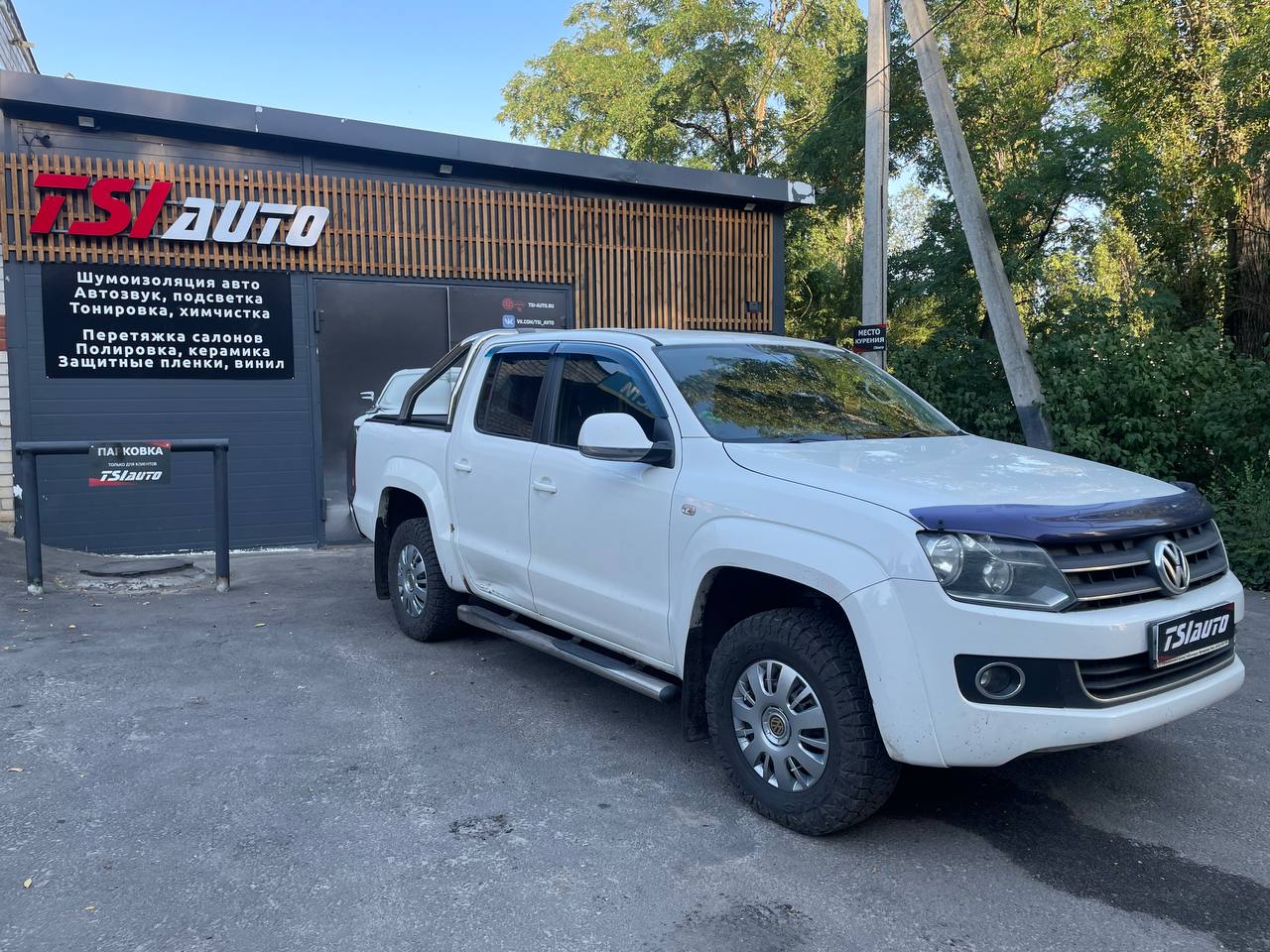 Установка роллеты на кузов Volkswagen Amarok в Красноярске