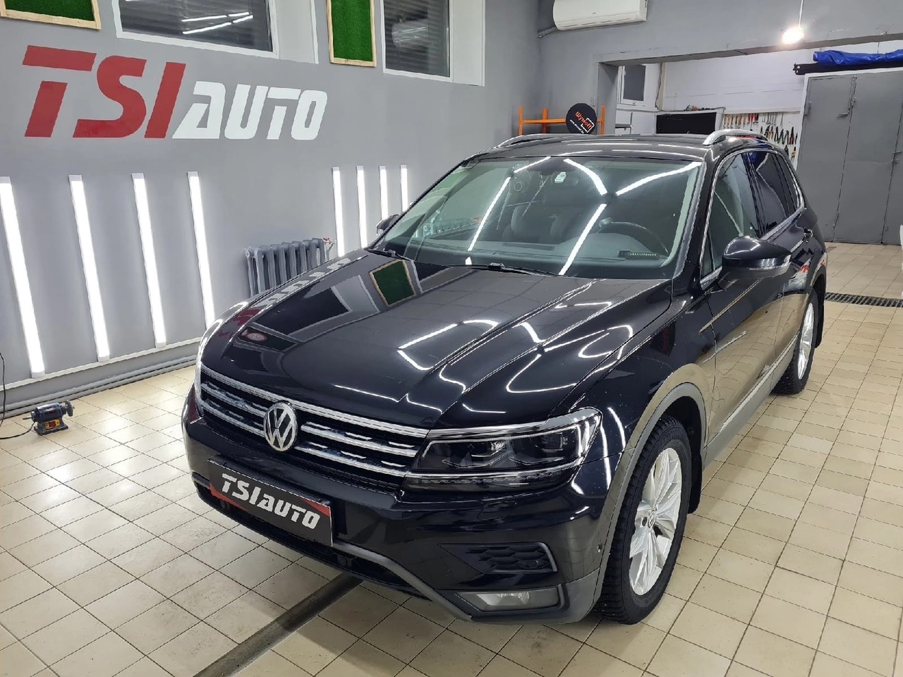 Полная шумоизоляция Volkswagen Tiguan 2 в Красноярске