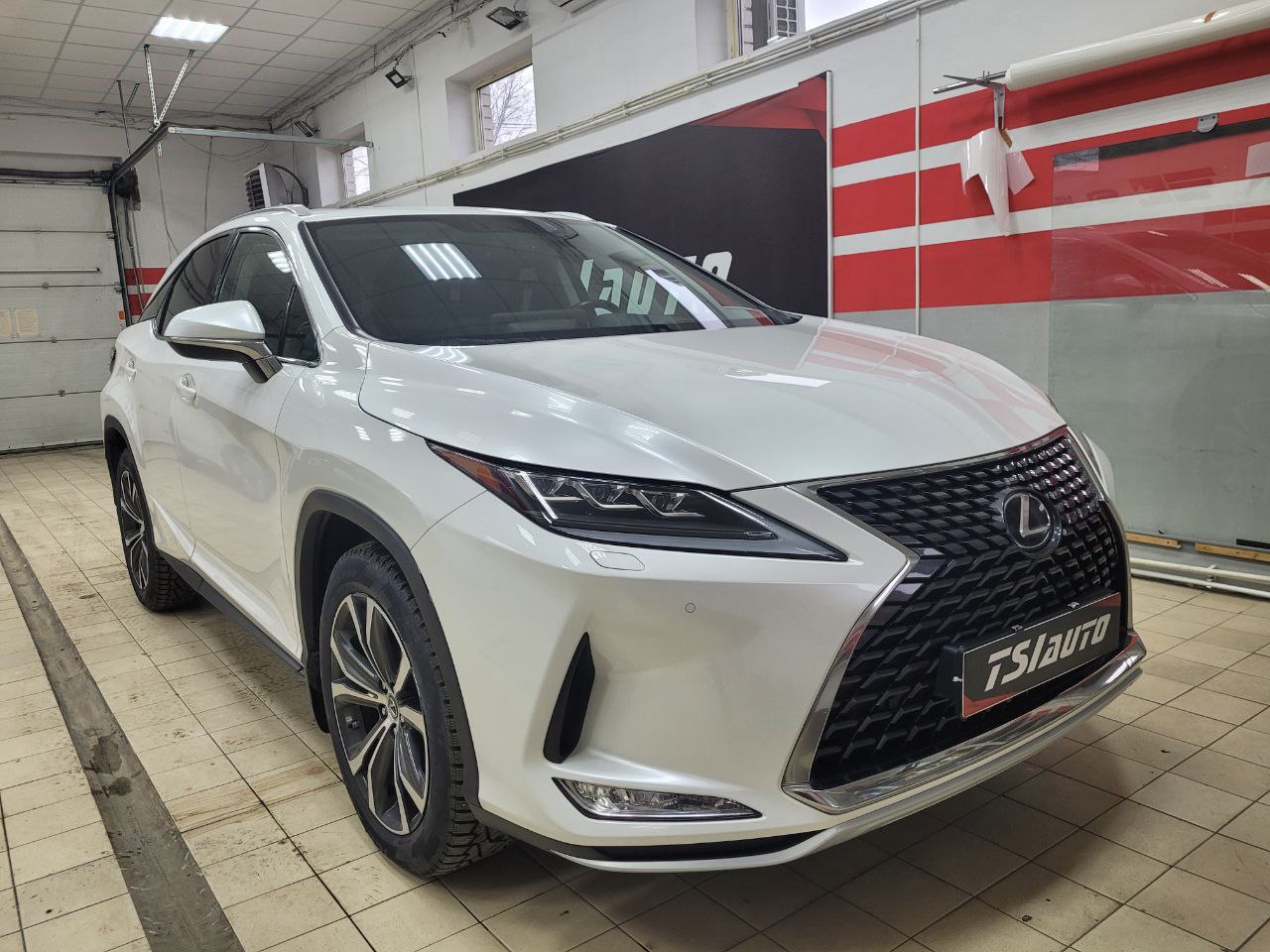 Шумоизоляция Lexus RX в Красноярске максимальный пакет