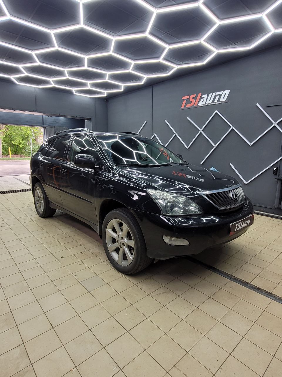 Lexus RX шумоизоляция торпедо в Красноярске