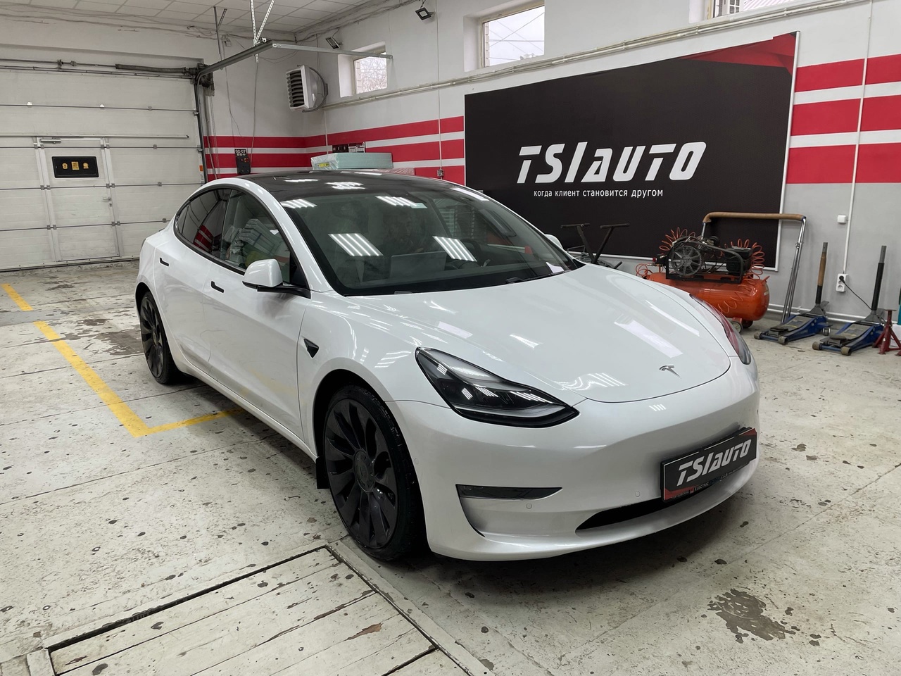 Шумоизоляция Tesla Model 3 в Красноярске