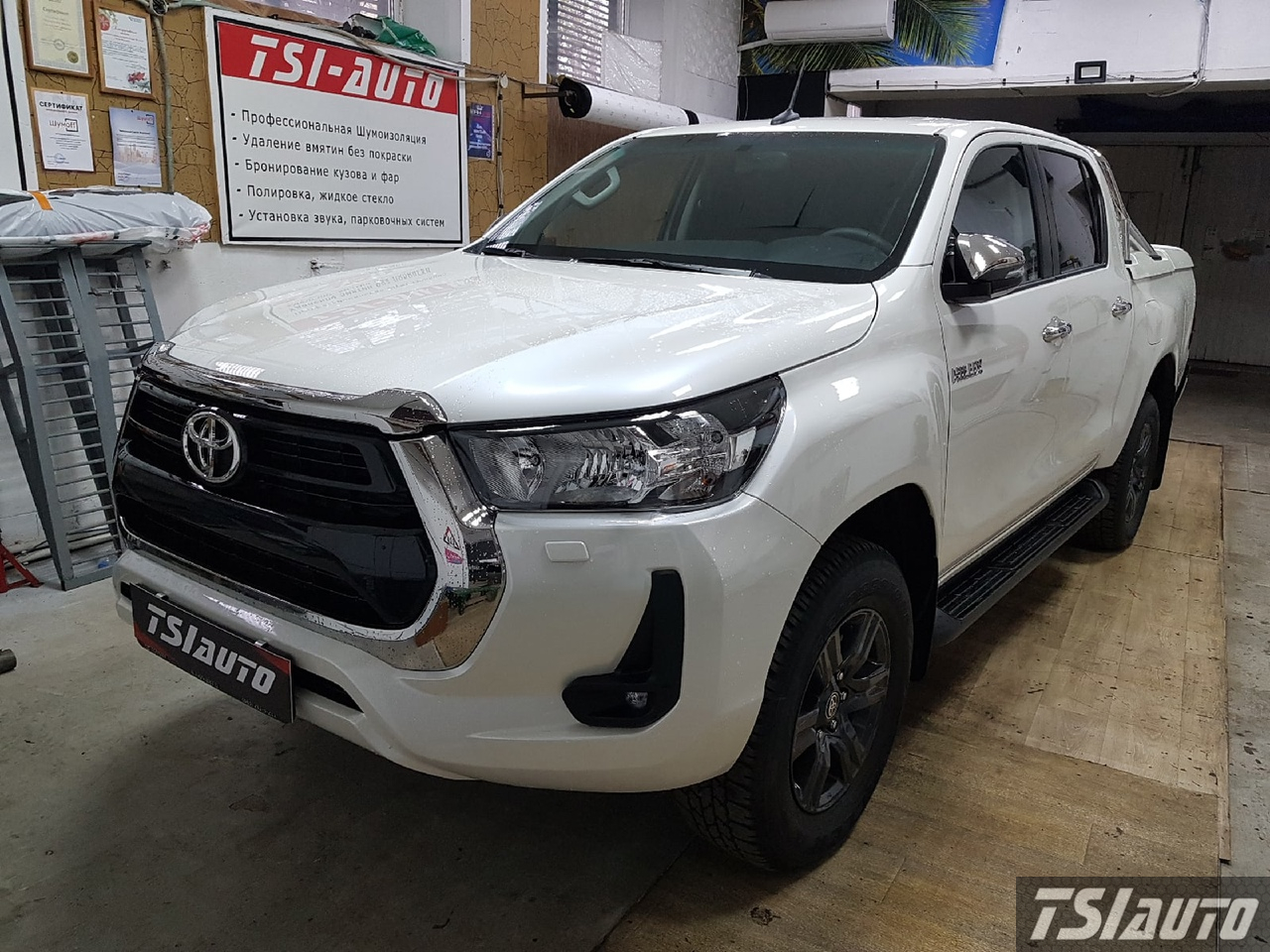 Правильная шумоизоляция Toyota Hilux в Красноярске