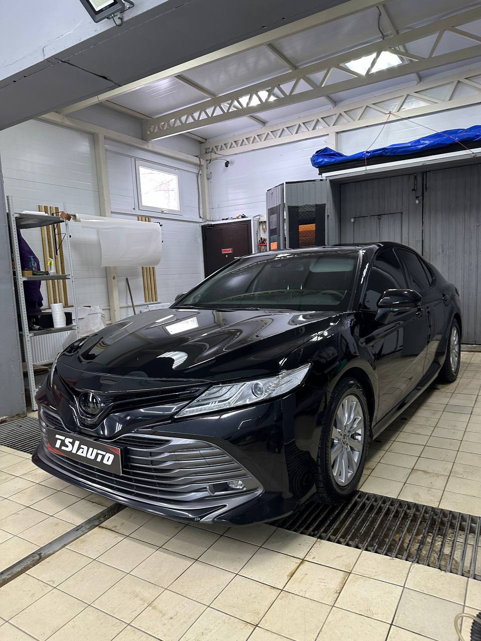 Toyota Camry 70 шумоизоляция арок в Красноярске