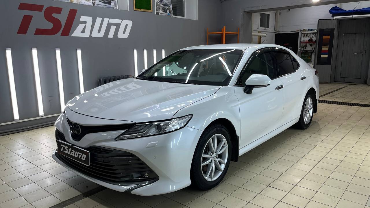 Полировка кузова и защита керамикой Toyota Camry смотреть цены и фото