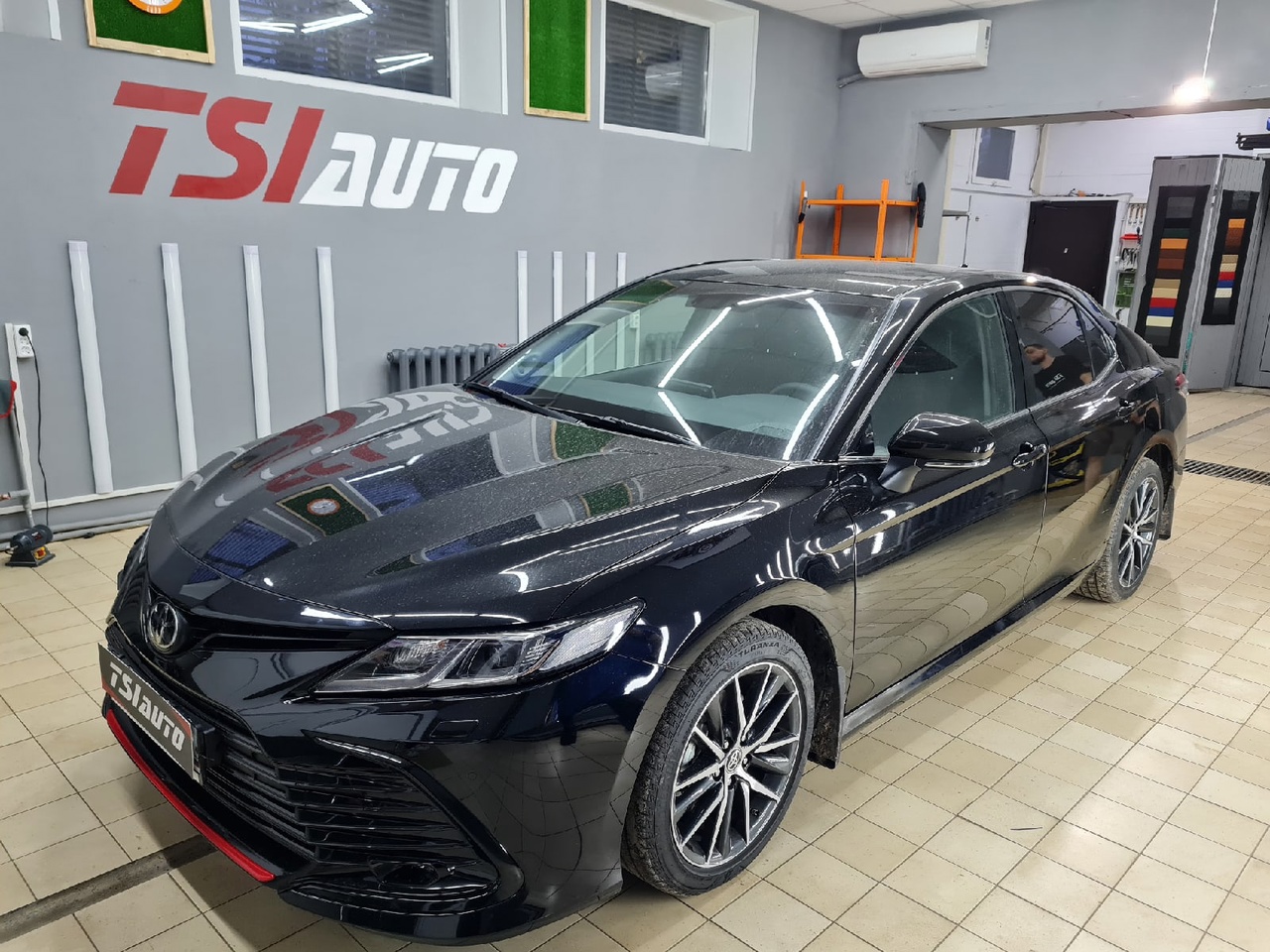 Шумоизоляция Toyota Camry v70 в Красноярске