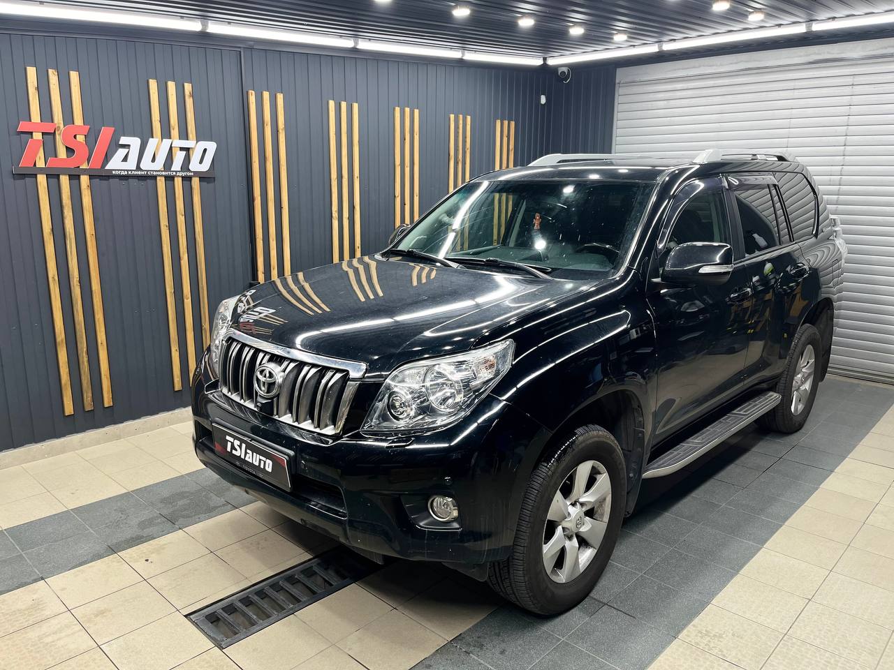 Land Cruiser Prado восстановительная полировка и оклейка фар в Красноярске