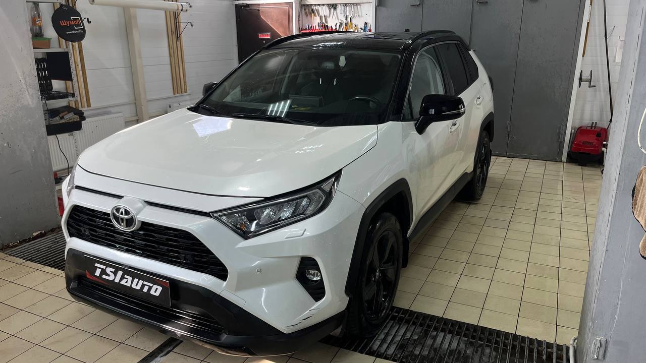 Правильная шумоизоляция Toyota RAV 4 5gen в Красноярске