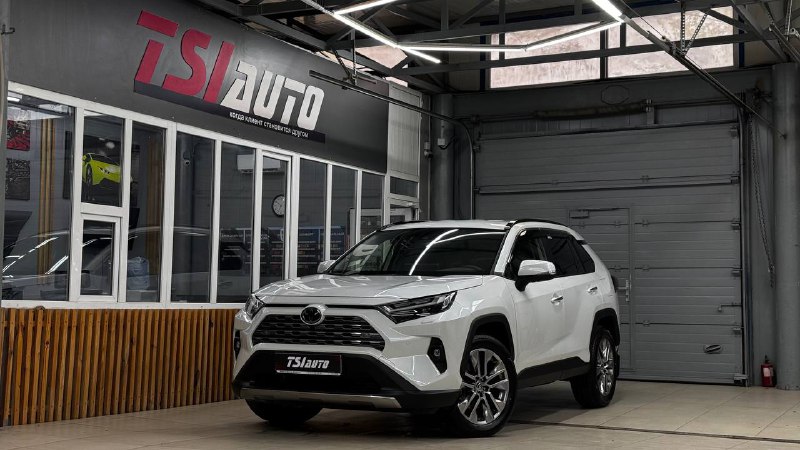 Оклейка пленкой Toyota RAV 4 в Красноярске