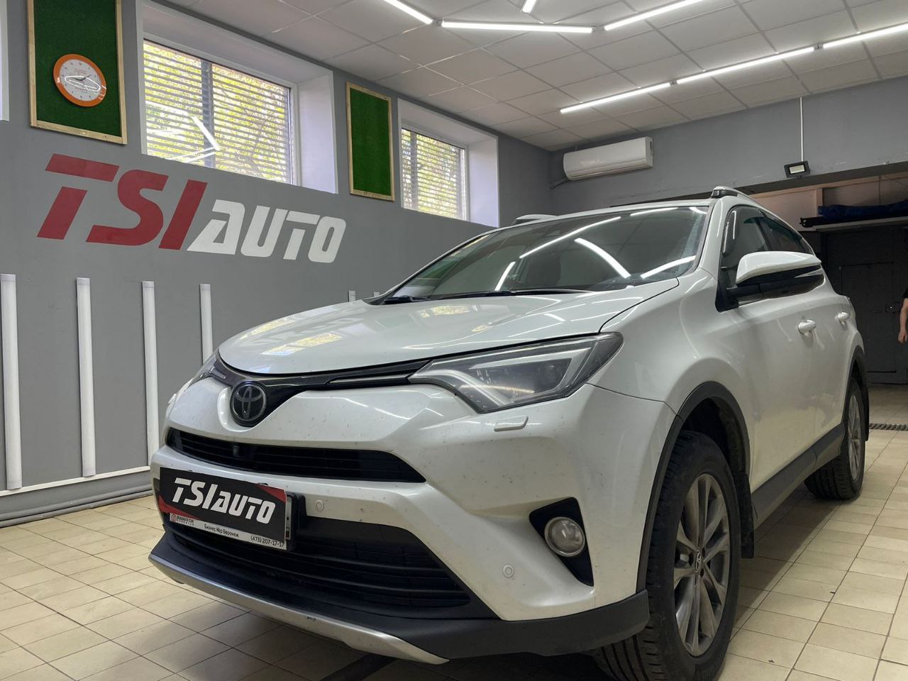 Шумоизоляция Toyota RAV4 в Красноярске