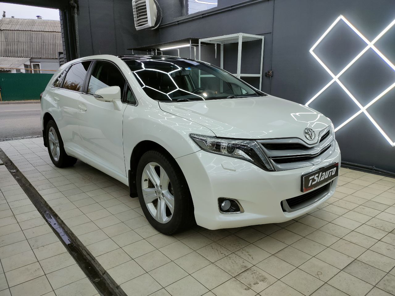Химчистка Toyota Venza в Красноярске
